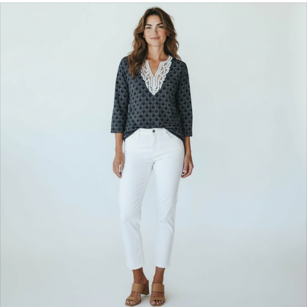 3/$29 Talbots Women’s Black & White Geometric White Lace Tunic Size LP